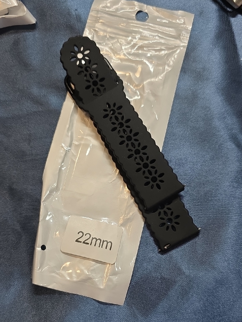 Black Floral Silicone/ Black Leather/ Blue  22mm Watch Bands - Unbranded